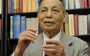 Giáo sư Văn Tạo 'trao truyền' lịch sử qua 8.000 phút tự ghi âm